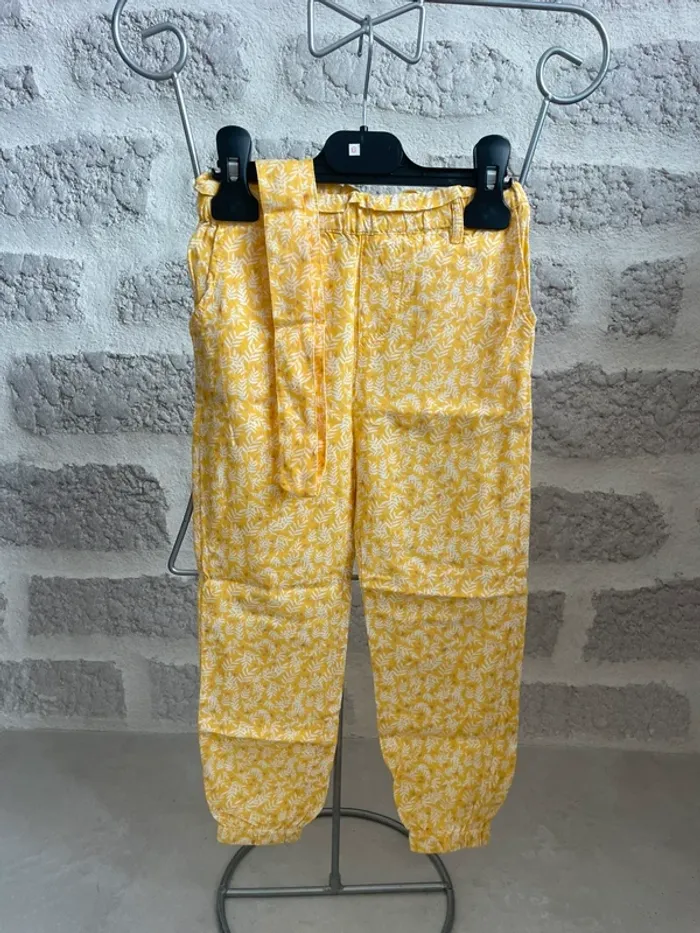 Pantalon fluide jaune fille 4 ans in extenso