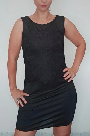 Petite robe noire chic buste dentelle taille 36