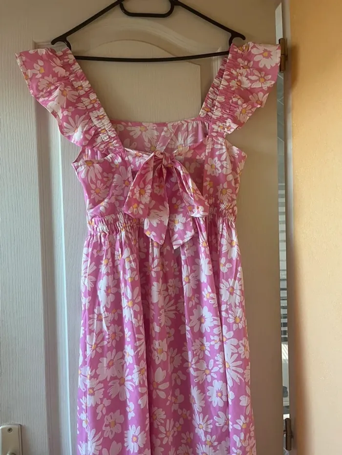 influence petite- robe mi longue à fleurs, volants et lanières rose - photo numéro 3