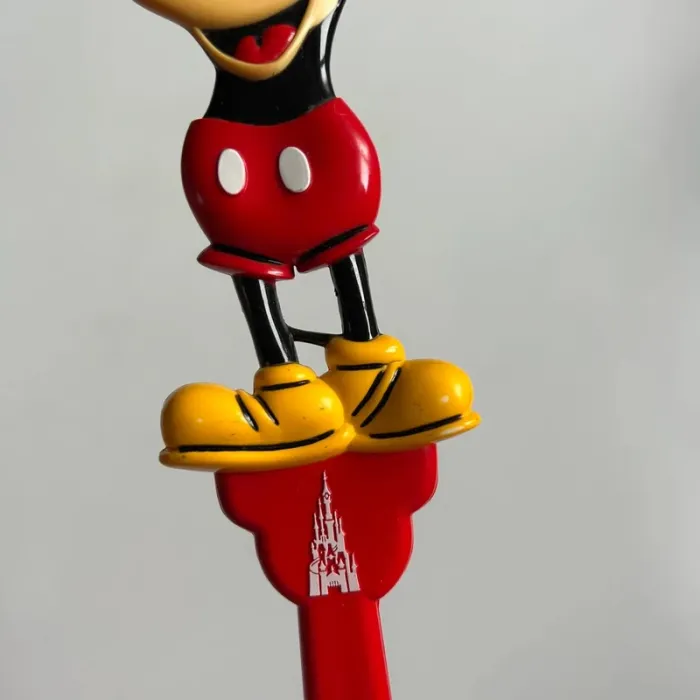 Gratte dos euro Disney Mickey vintage - photo numéro 3