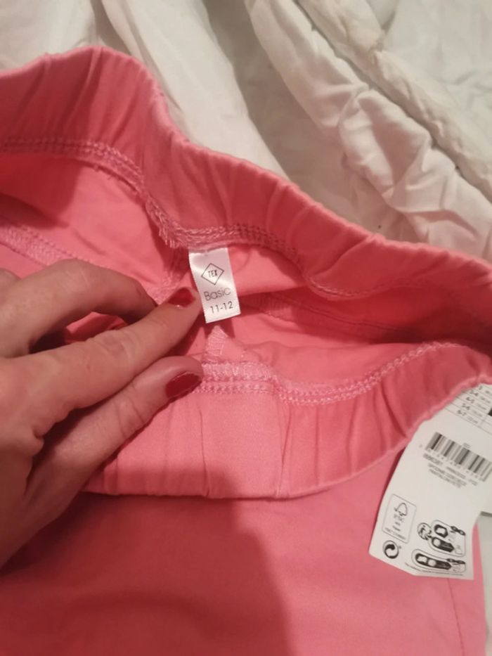 Pantalon rose neuf étiqueté 11/12 ans - photo numéro 2