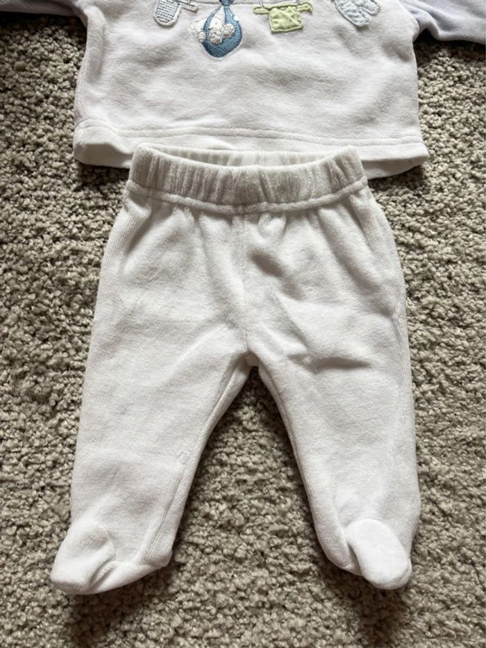🌺Ensemble T-shirt et pantalon blanc et bleu en effet velours Taille 00mois/Naissance🌺 - photo numéro 2