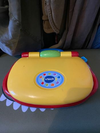 Ordinateur fisher price bébé