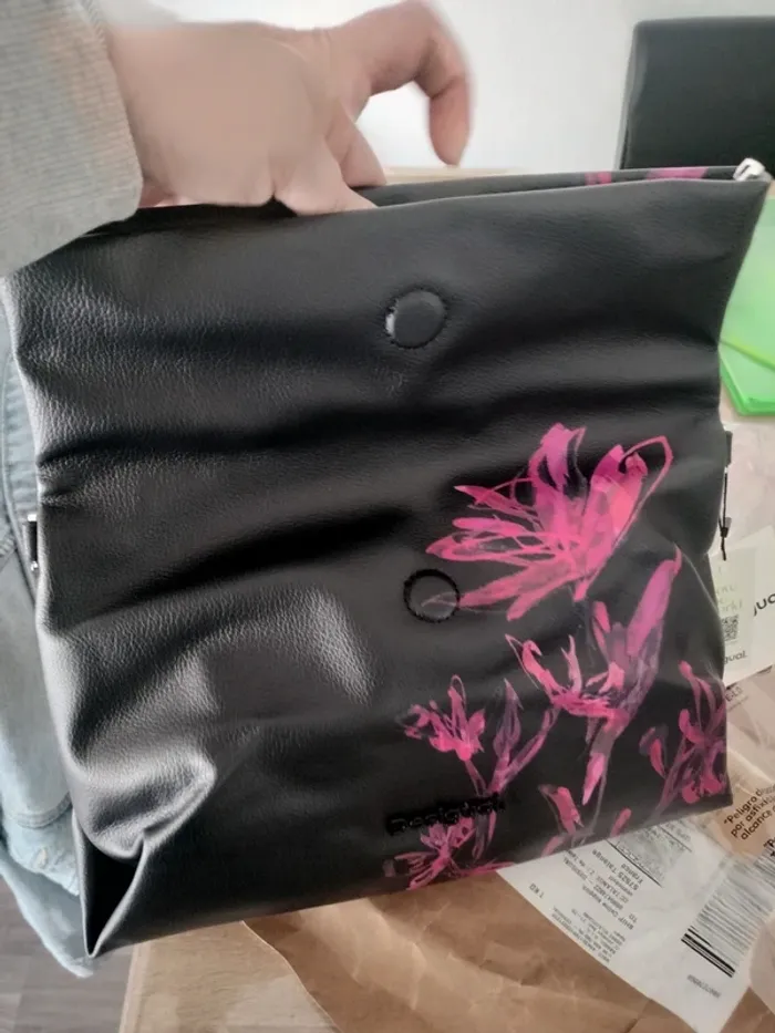 Sac desigual noir et rose (taille M) - photo numéro 7