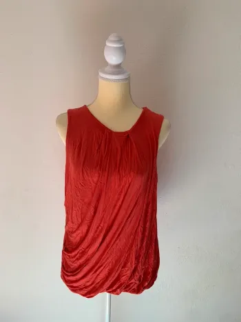 Top rouge drapé sans manches Sinéquanone – Taille 3 (M/L)