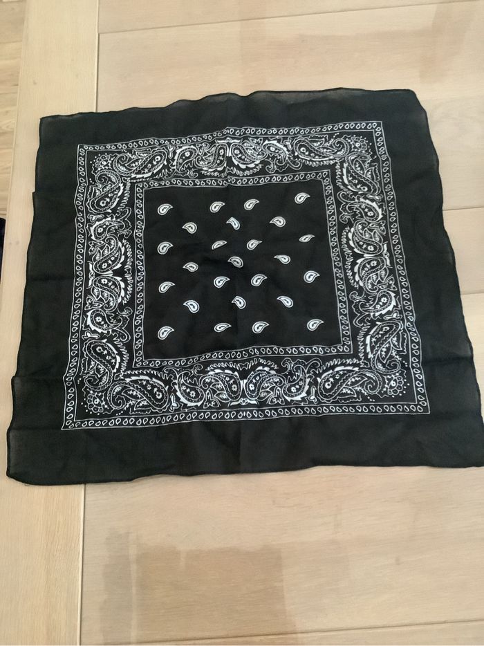 Bandana neuf - photo numéro 2