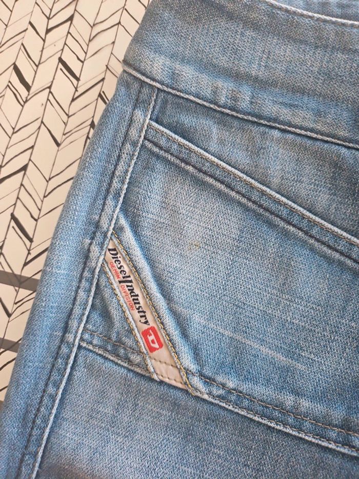 Jean marque Diesel - photo numéro 3