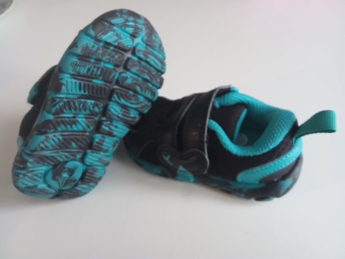 Basket garçon taille 20 scratch bleu ciel noir, decathlon - photo numéro 4