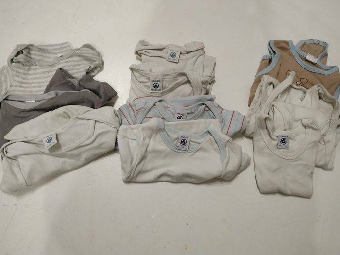 Très gros lot de plus de 40 pièces taille 2 ans vêtements d'été - photo numéro 13