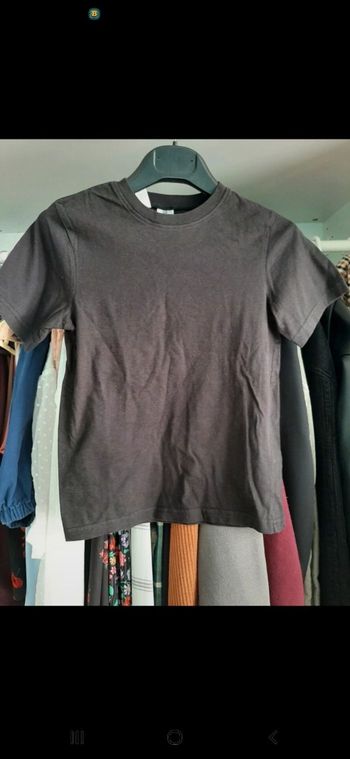T-shirt noir à manches courtes