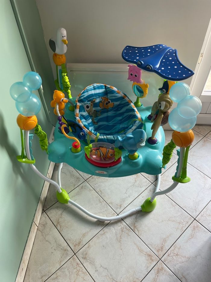 Jumperoo nemo