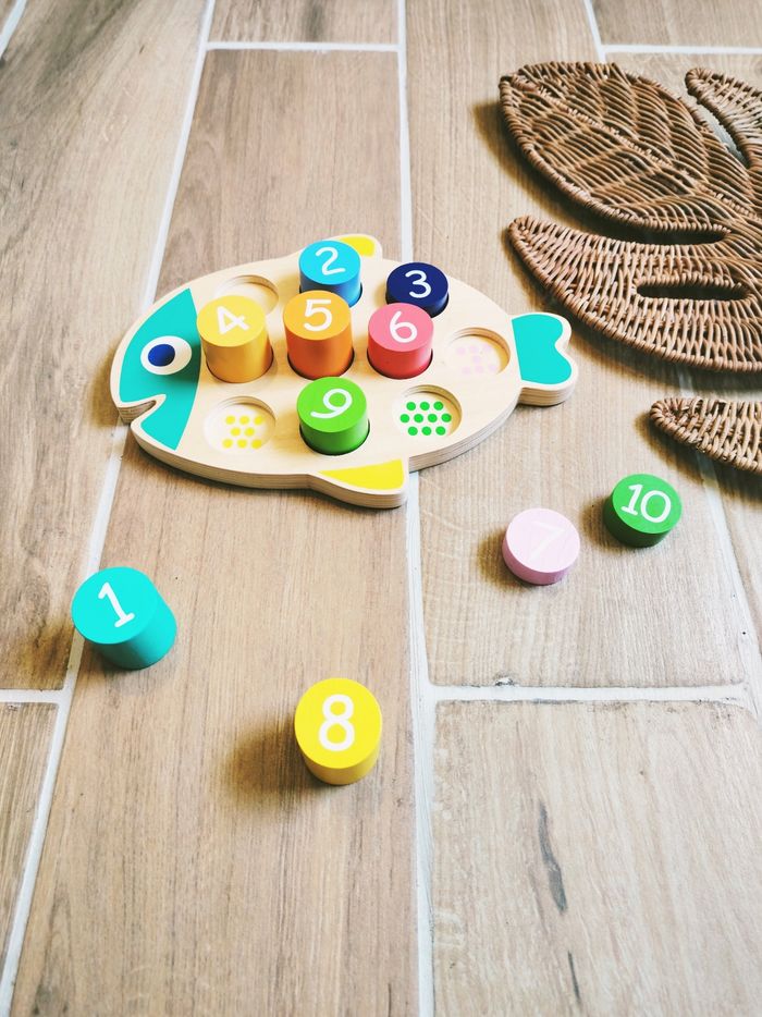 🐠Gros poissons multicolores numérotés et perception dimensionnelle en bois