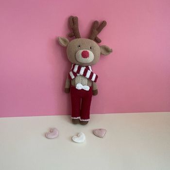 Charly le renne amigurumi peluche fait main au crochet