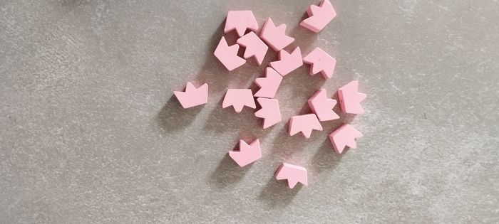 Lot de perles couronne en bois rose clair x17