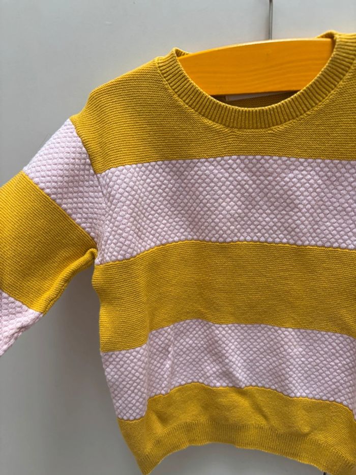 Pull rayé rose et jaune H&M taille 104cm - photo numéro 2