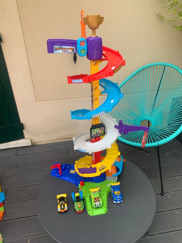 Vtech MegaTour spirale circuit 2 en 1 tut tut bolide + 4 véhicules parfait état