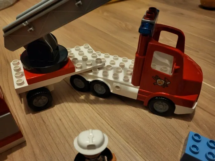 Lego Duplo Pompier - photo numéro 4