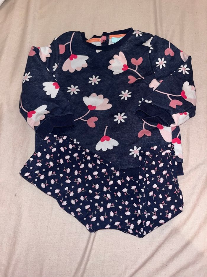 Très belle ensemble pulls legging pou bébé fille
