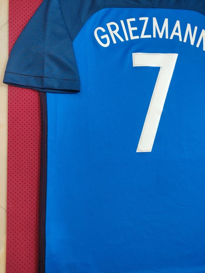 Maillot de foot Griezmann France, Nike Authentique Officiel taille enfant 13/15 ans, proche du Neuf - photo numéro 13