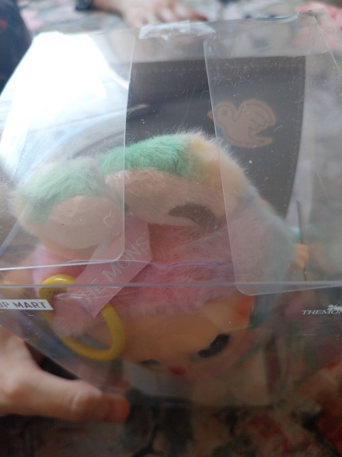 Peluche lebubu non authentique neuve - photo numéro 2