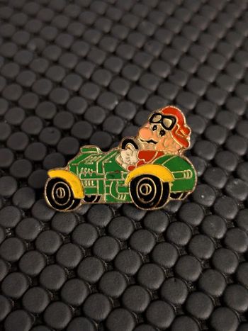 Pin's Mario voiture Nintendo