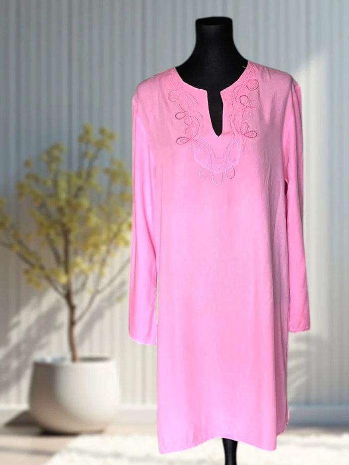 Tunique légère brodée rose fuschia – taille M