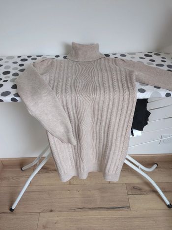 Robe pull Cache-cache