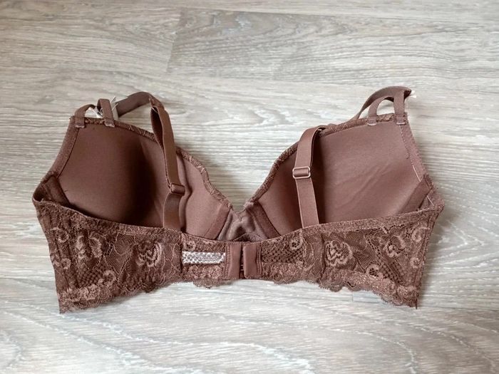 soutien gorge rouge gorge 85D - photo numéro 5