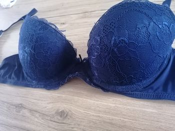 Soutien gorge bleu marine Kiabi taille 85B