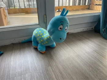 Peluche dinosaure