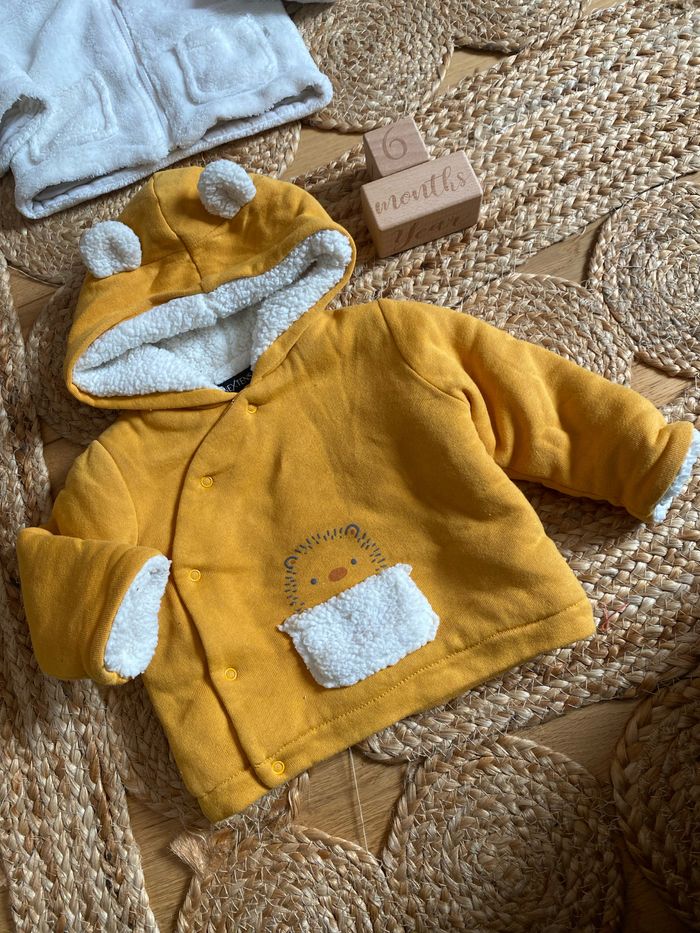 Lot de 2 vestes mixtes taille 3/6 mois toute douce et chaude - photo numéro 2