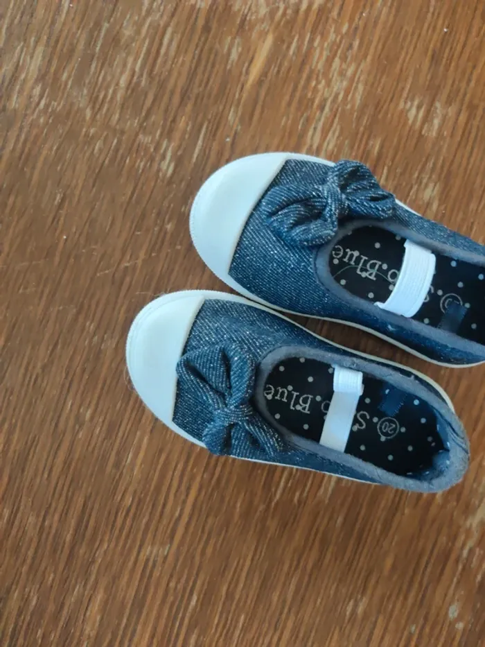 Petites chaussures fille - photo numéro 3