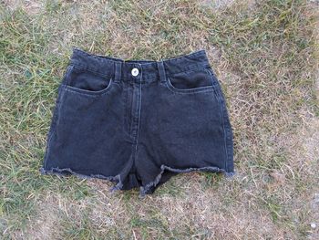 Short en jean noir carton 1 a