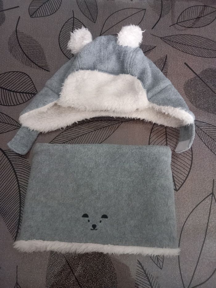 Bonnet et tour de cou