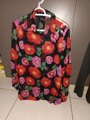 Chemisier fleurs rouges