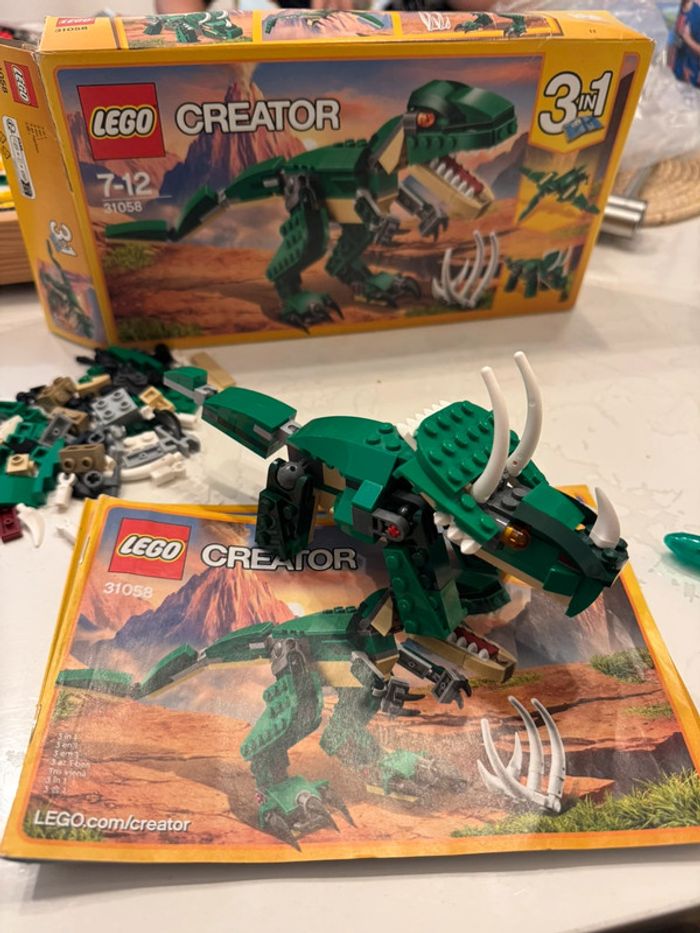 Le dinosaure féroce Lego creator 31058 - photo numéro 2