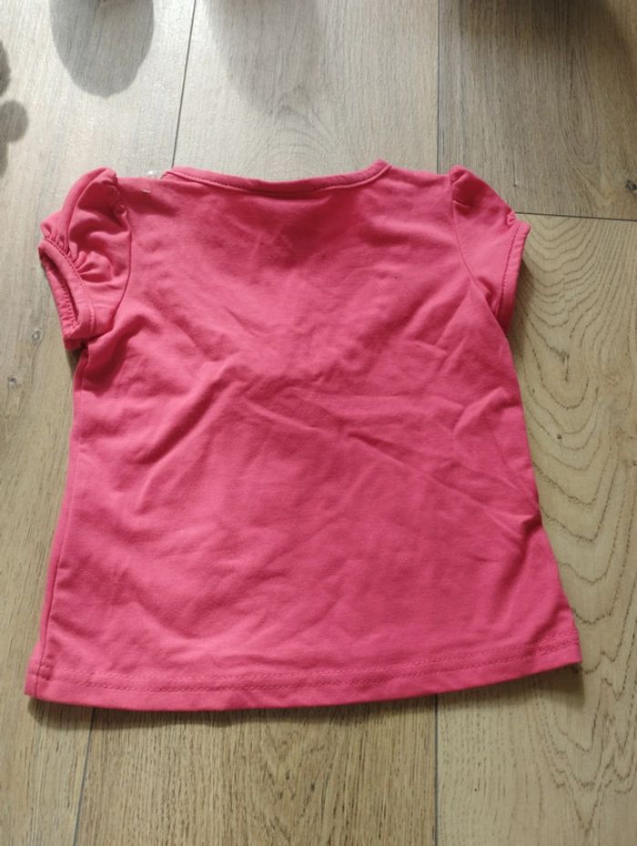 T-shirt girly neuf effet collier effet 3D avec perles , noeud 🎀, pendentif doré danseuse 2 ans - photo numéro 8