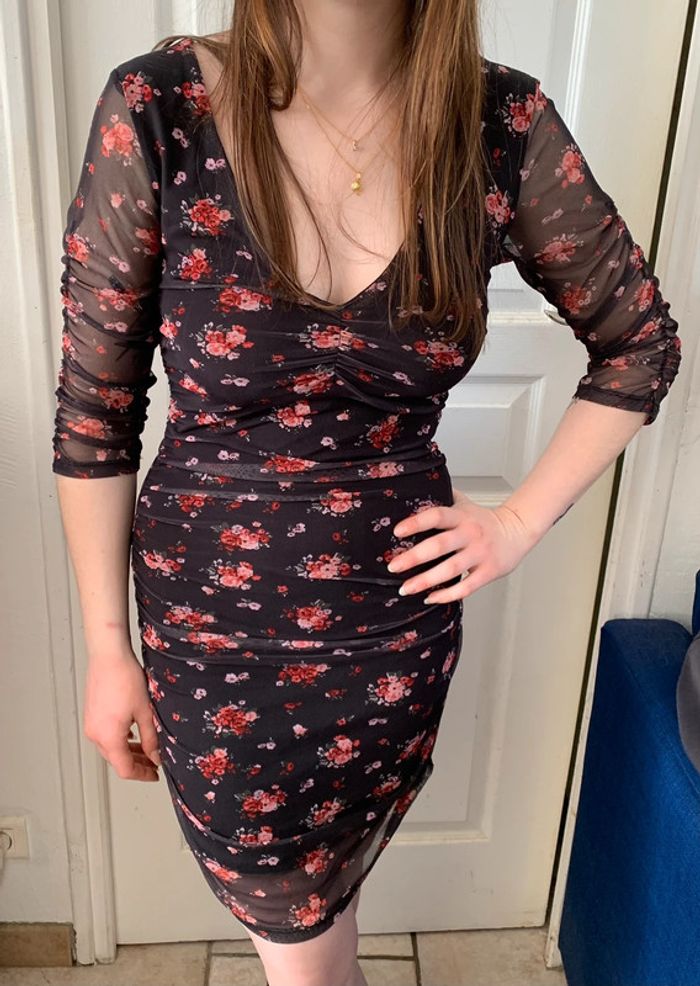 Robe stradivarius M fleuri.