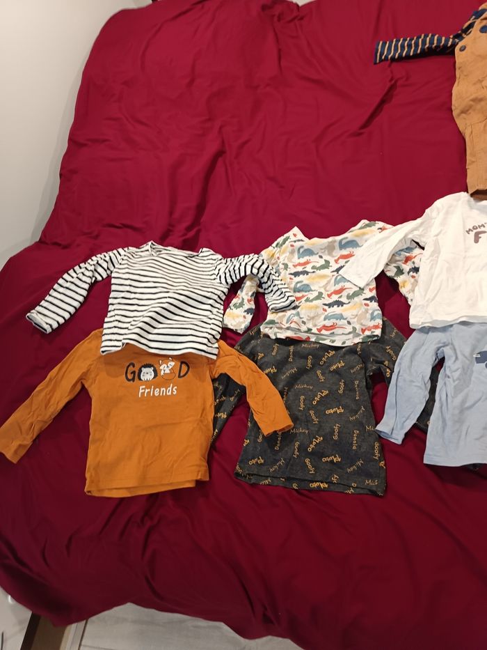 Lot vêtements 24 mois (34 pièces) - photo numéro 5