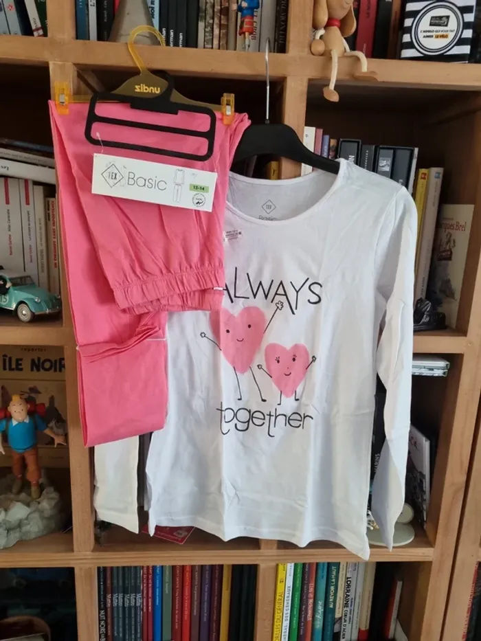 Pyjama fille neuf taille 13/14 ans