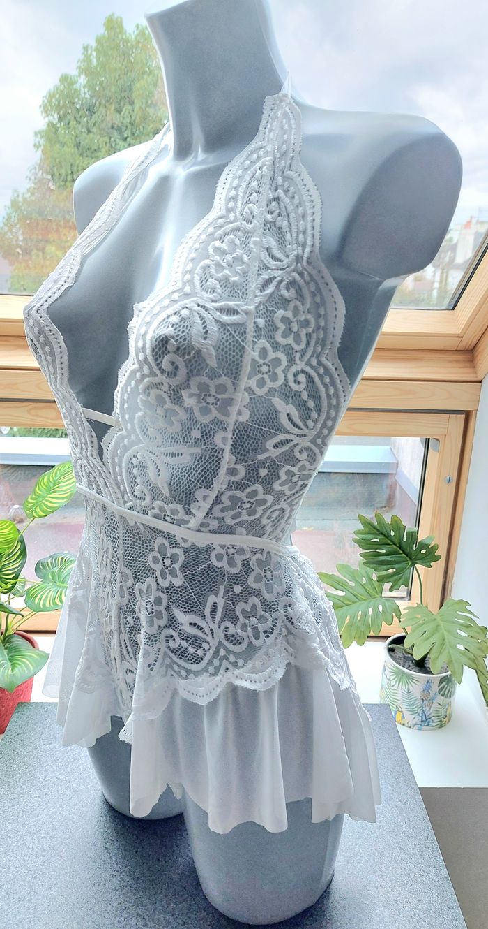 Superbe nuisette / body blanc cassé dentelle, chic et féminin Taille S/M - photo numéro 8