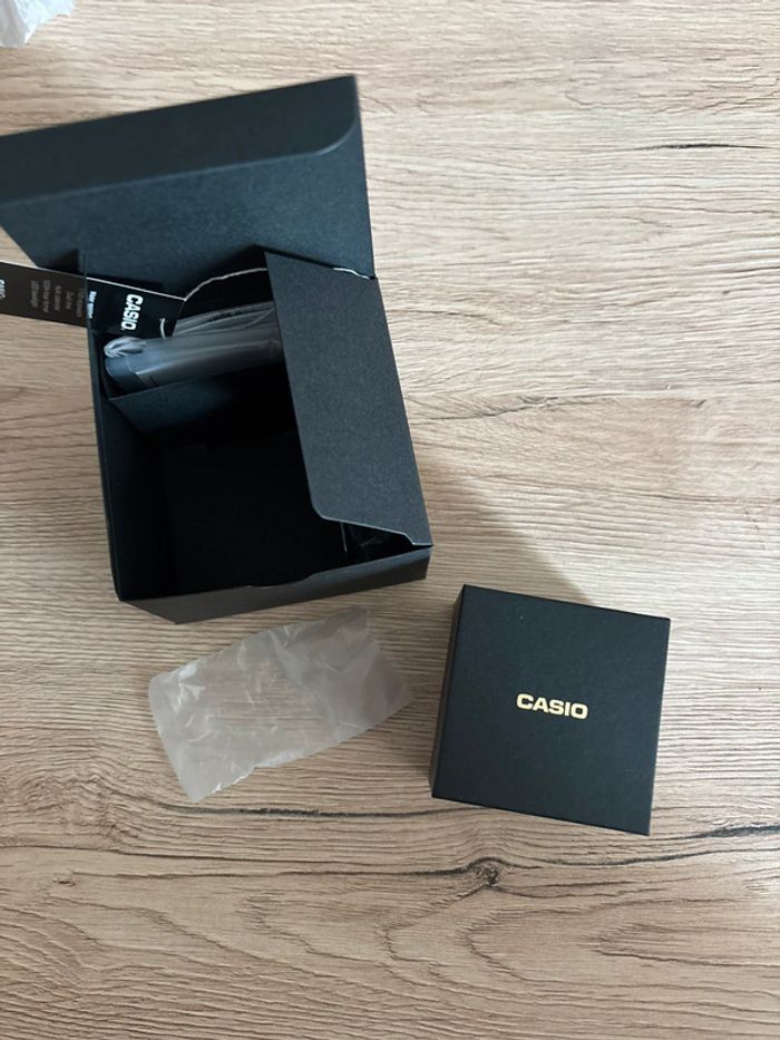 Montre de doigt Casio 50eme anniversaire - photo numéro 4