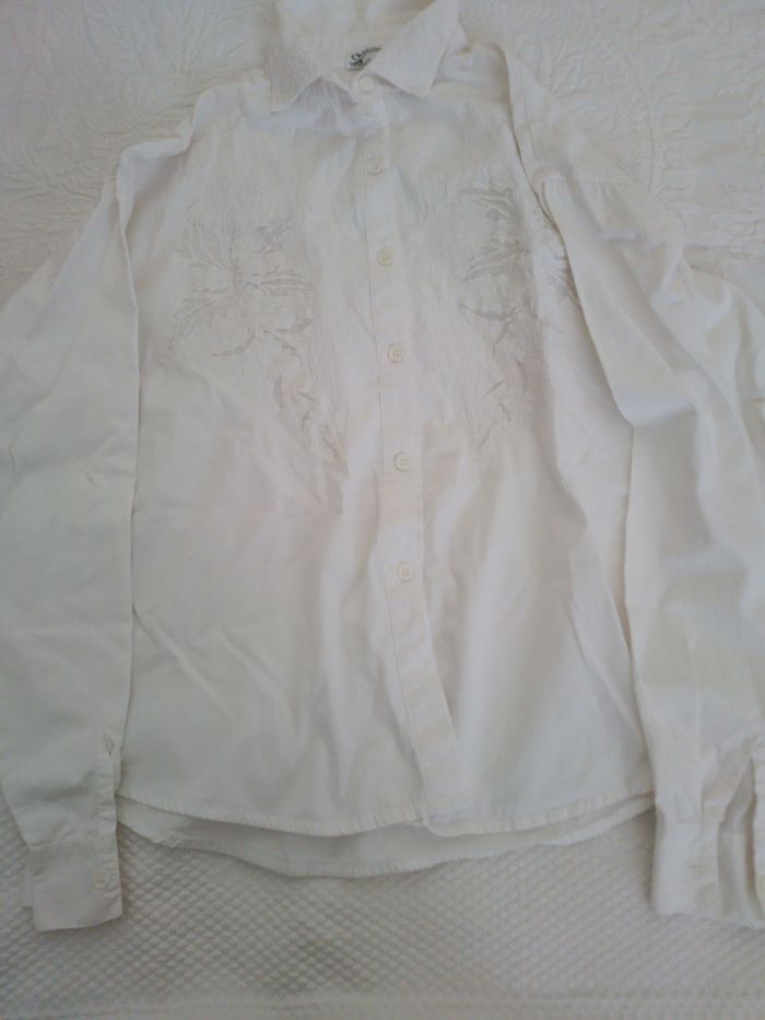 magnifique chemise blanc fleur