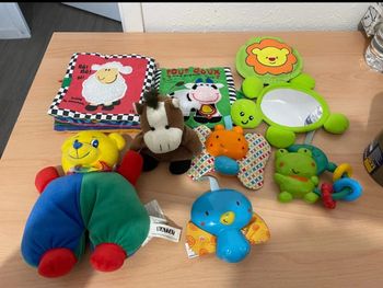 Lot 8 jouets d’éveil bébé