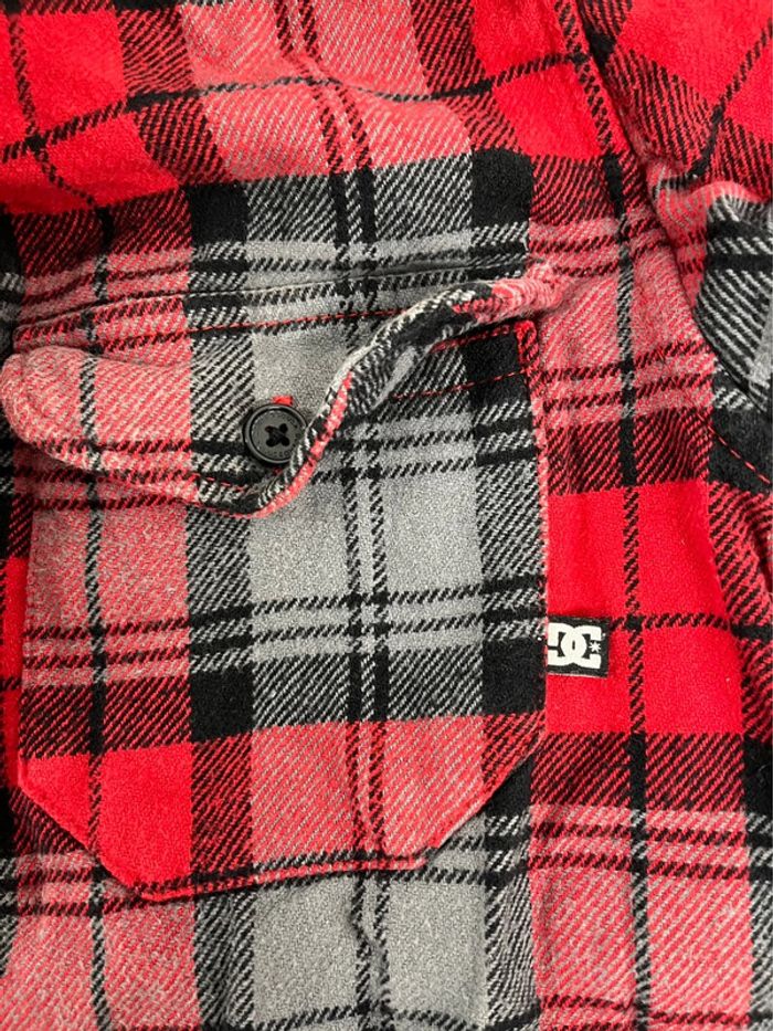 Chemise DC shoes 10 ans rouge et noire - photo numéro 3