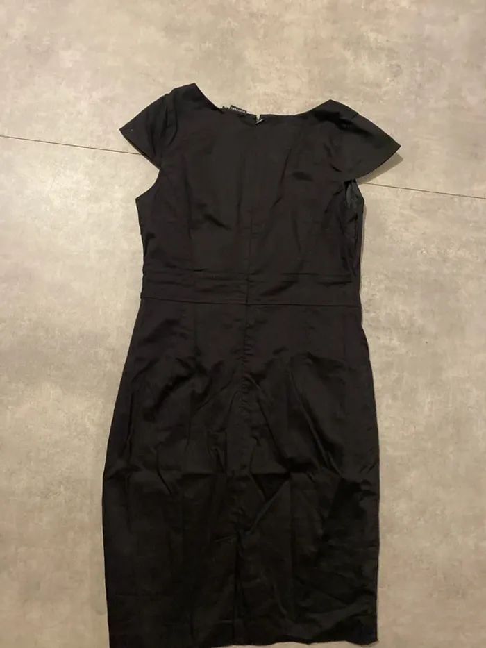 Robe noire - photo numéro 4