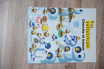 livre album Les Minions Cherche et trouve Broché – Illustré