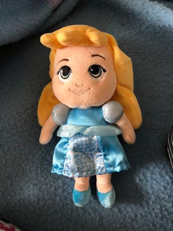 Poupée peluche cendrillon Disney princess