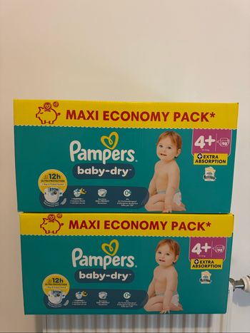 Les couches Pampers taille 4+en baby dry