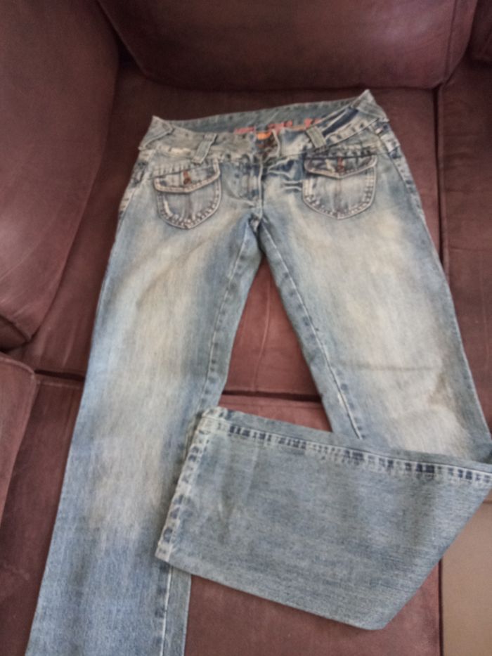 Jeans tendance T40 "Jennyfer" aspect délavé et usé - très bon état